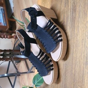 Black Dr.Scholls Platform Sandal